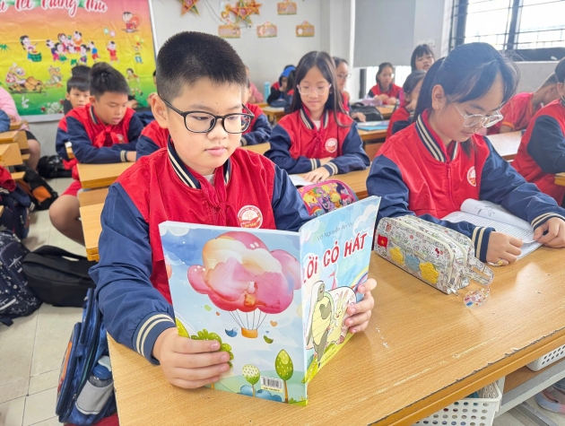 Lời Cỏ hát - Cuốn sách cảm xúc về ngôn ngữ tình bạn